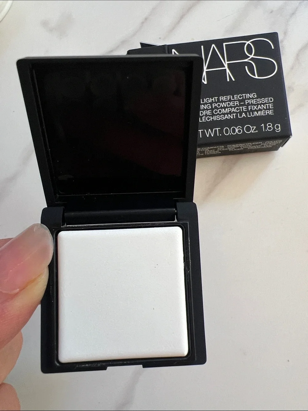 NARS Light Reflecting Pressed Setting Powder — Black Compact